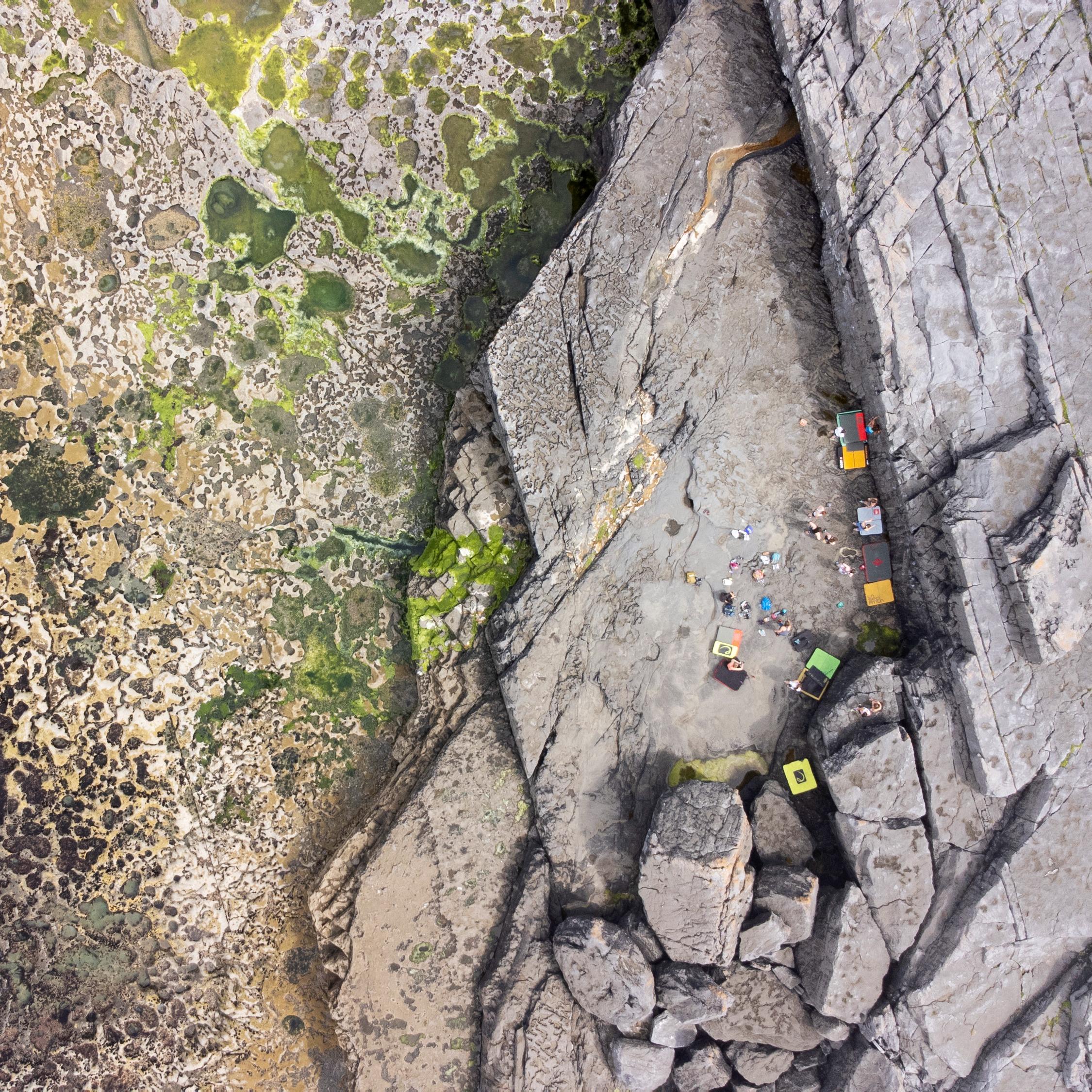 Boulder with Mammut bouldermat