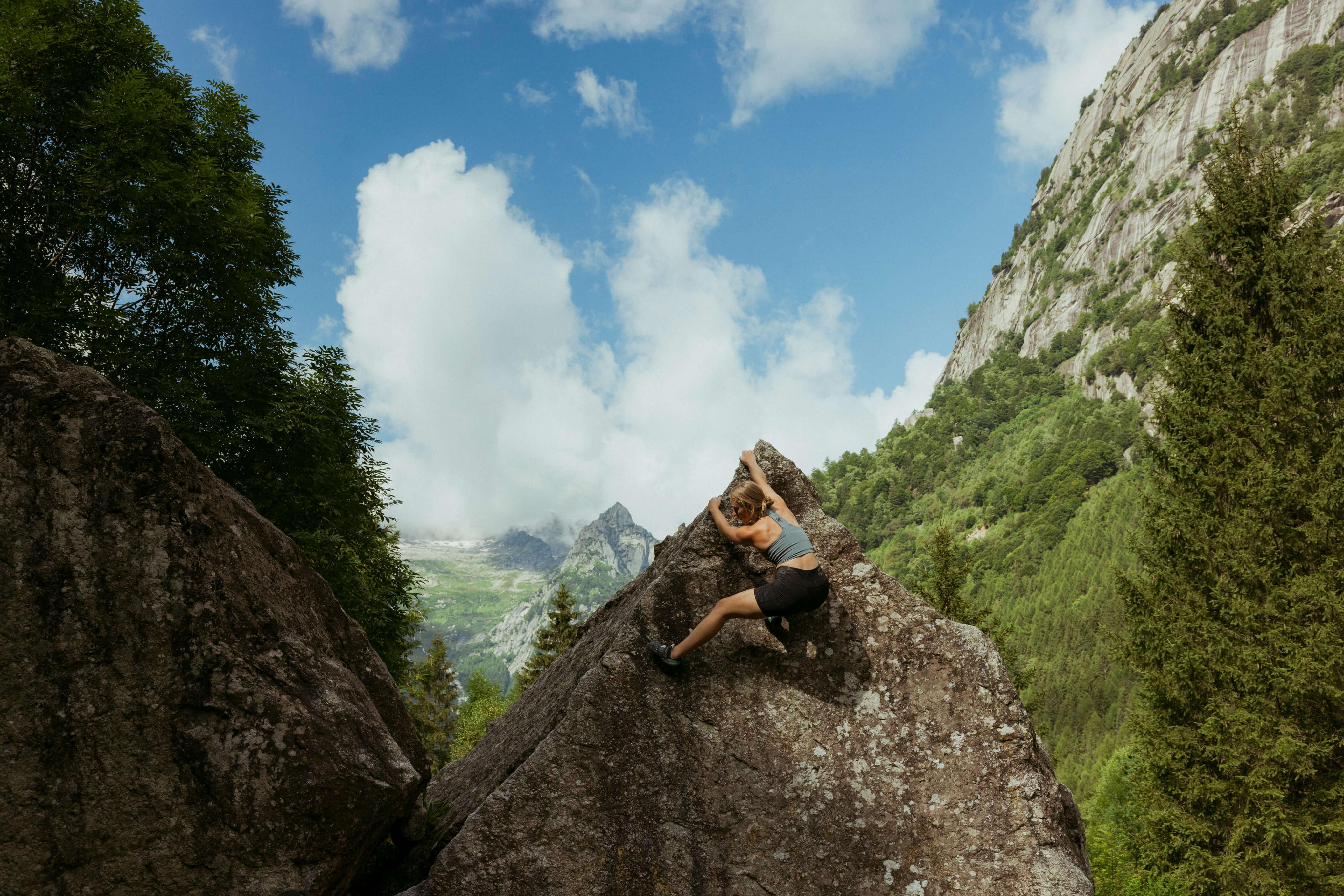 bouldering_vs_climbing