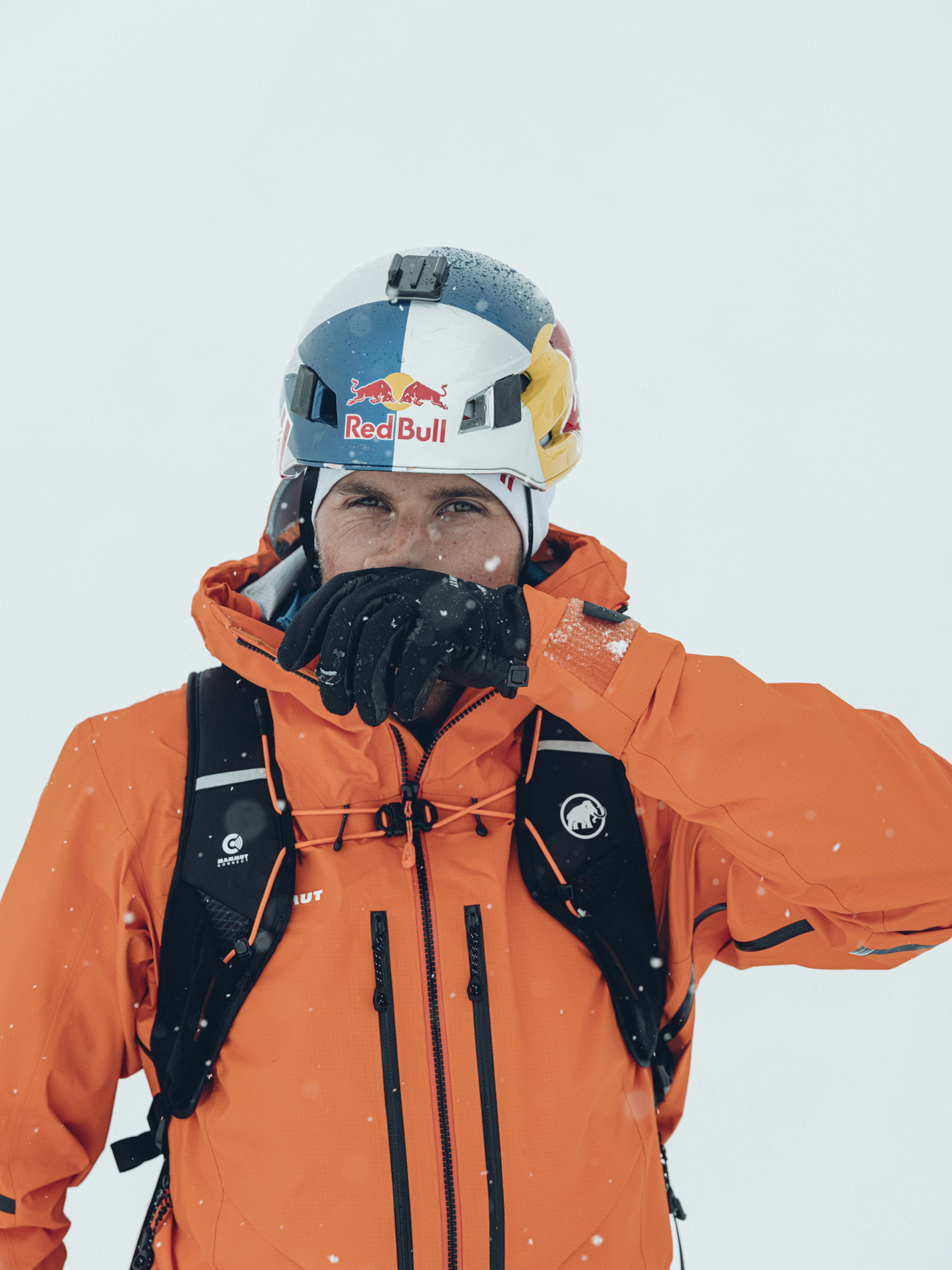 Nico Hojac en équipement de ski Mammut.