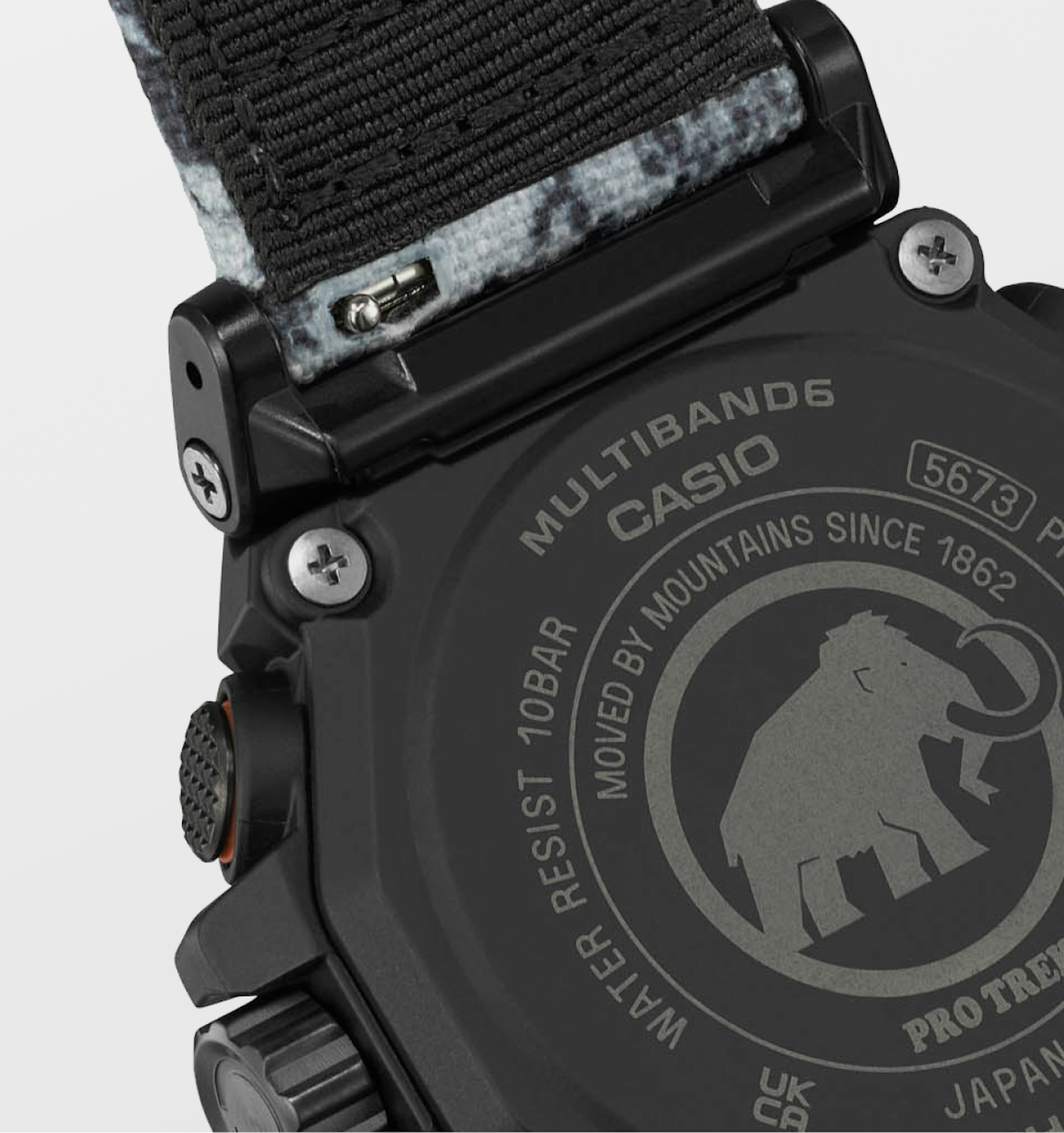 Mammut watch in black