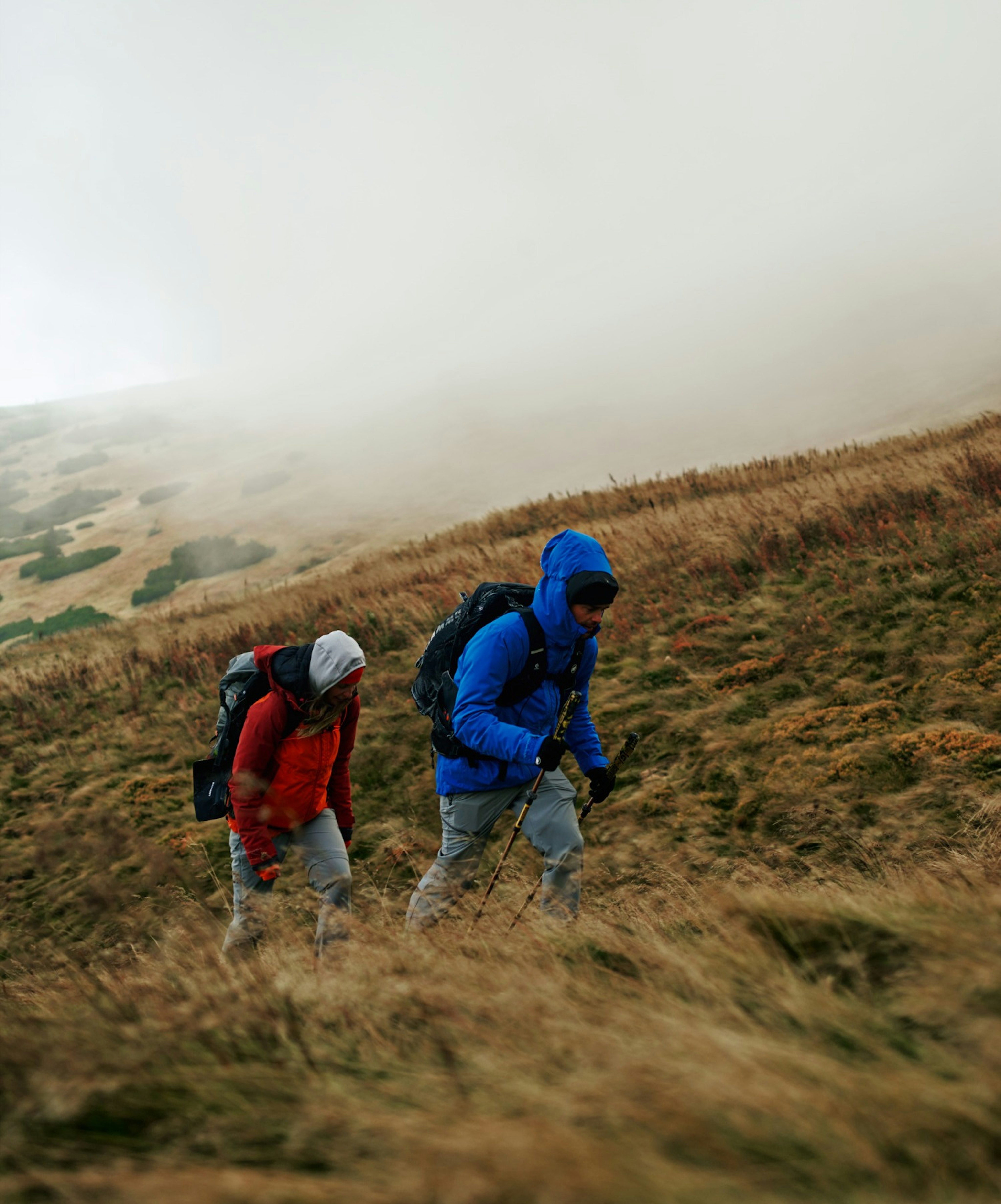 Two hikers in Mammut outfit