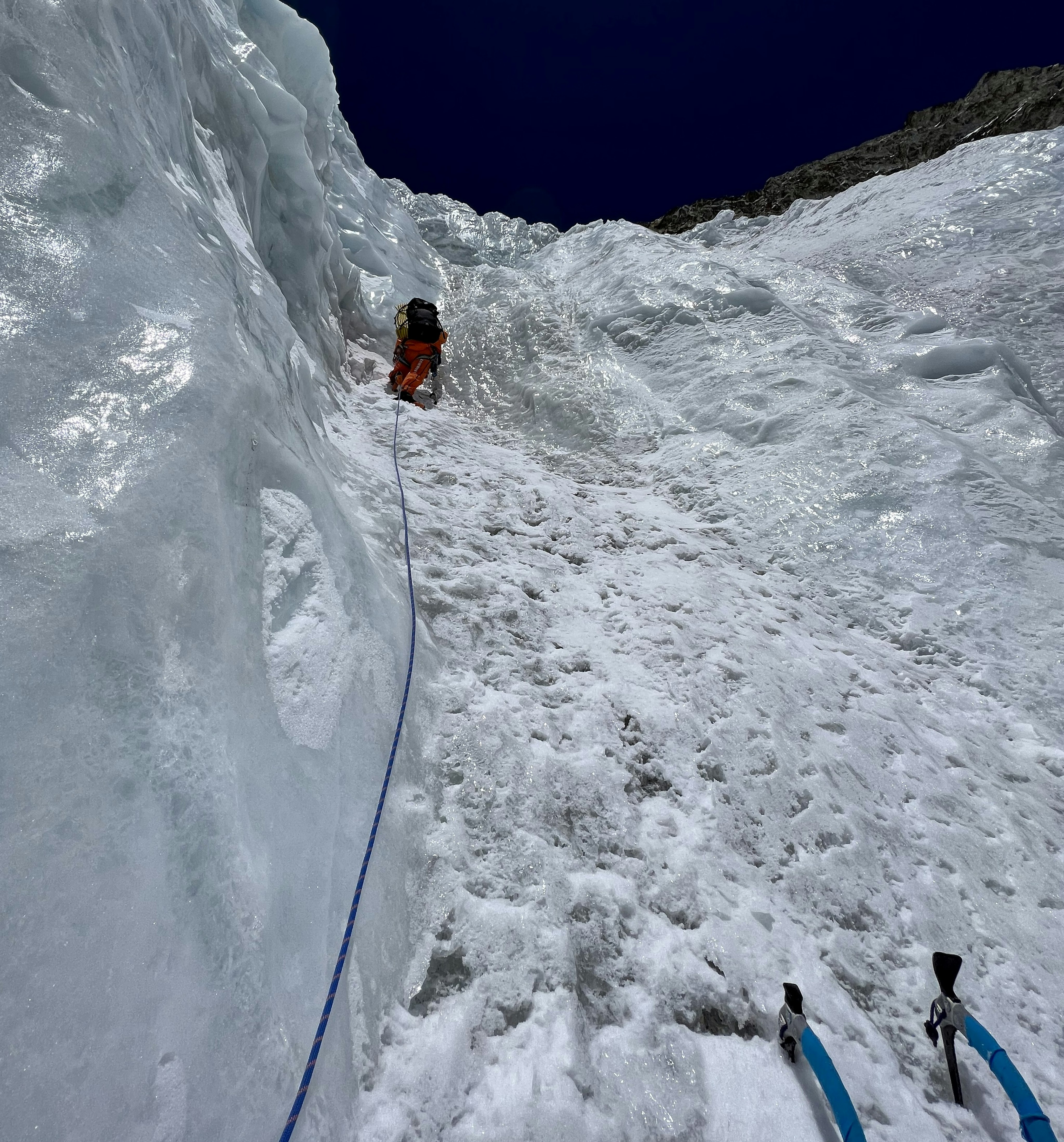 8.Climbing in the ice barrier