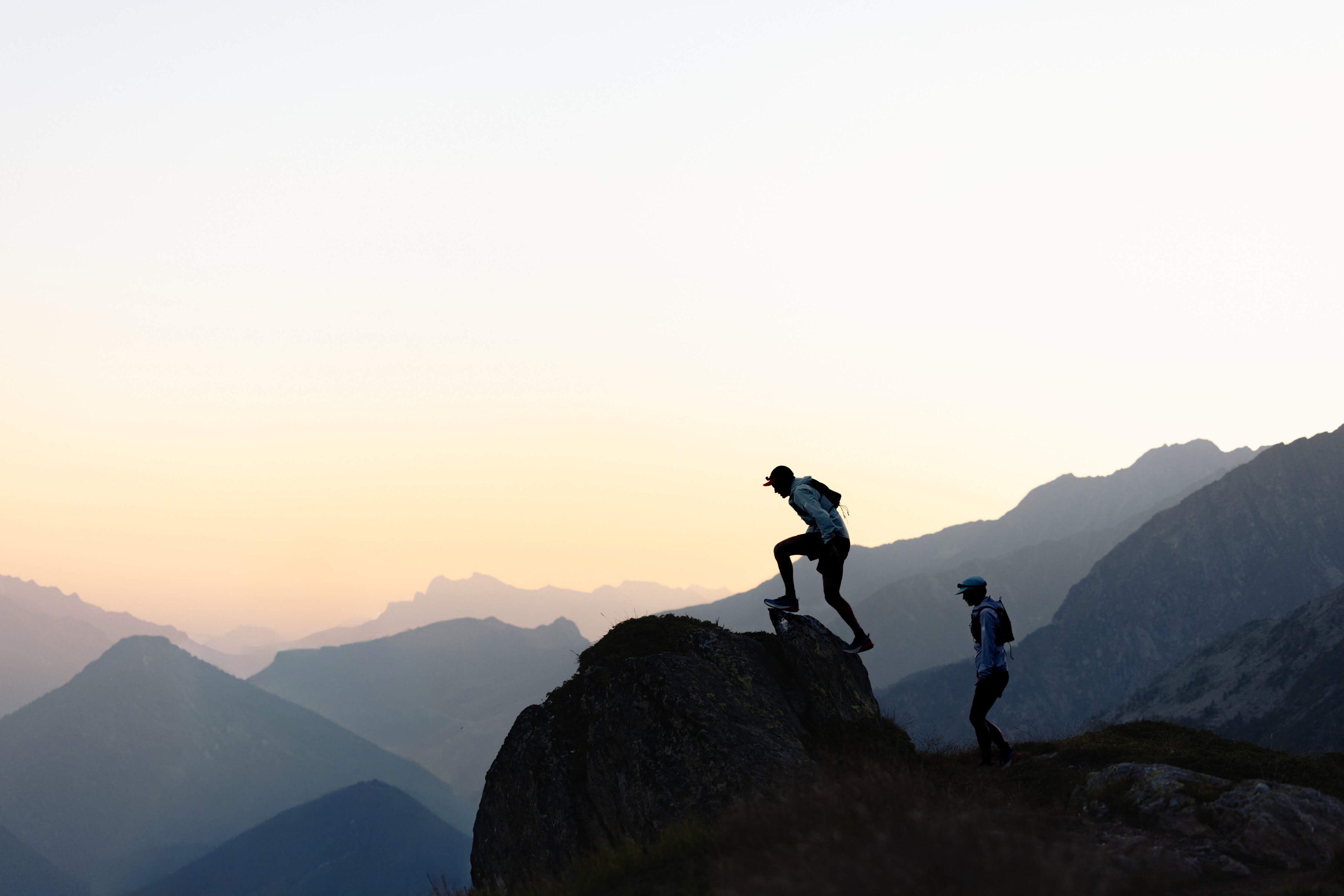trail_vs_road_running_shoes_btm