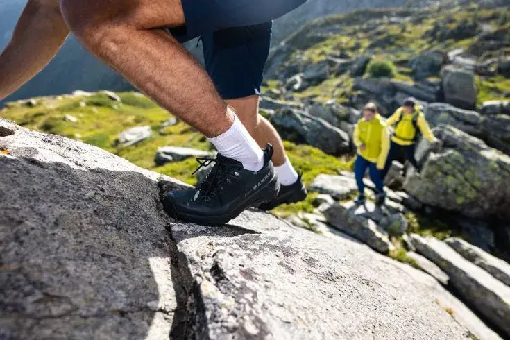 socks_wear_hiking