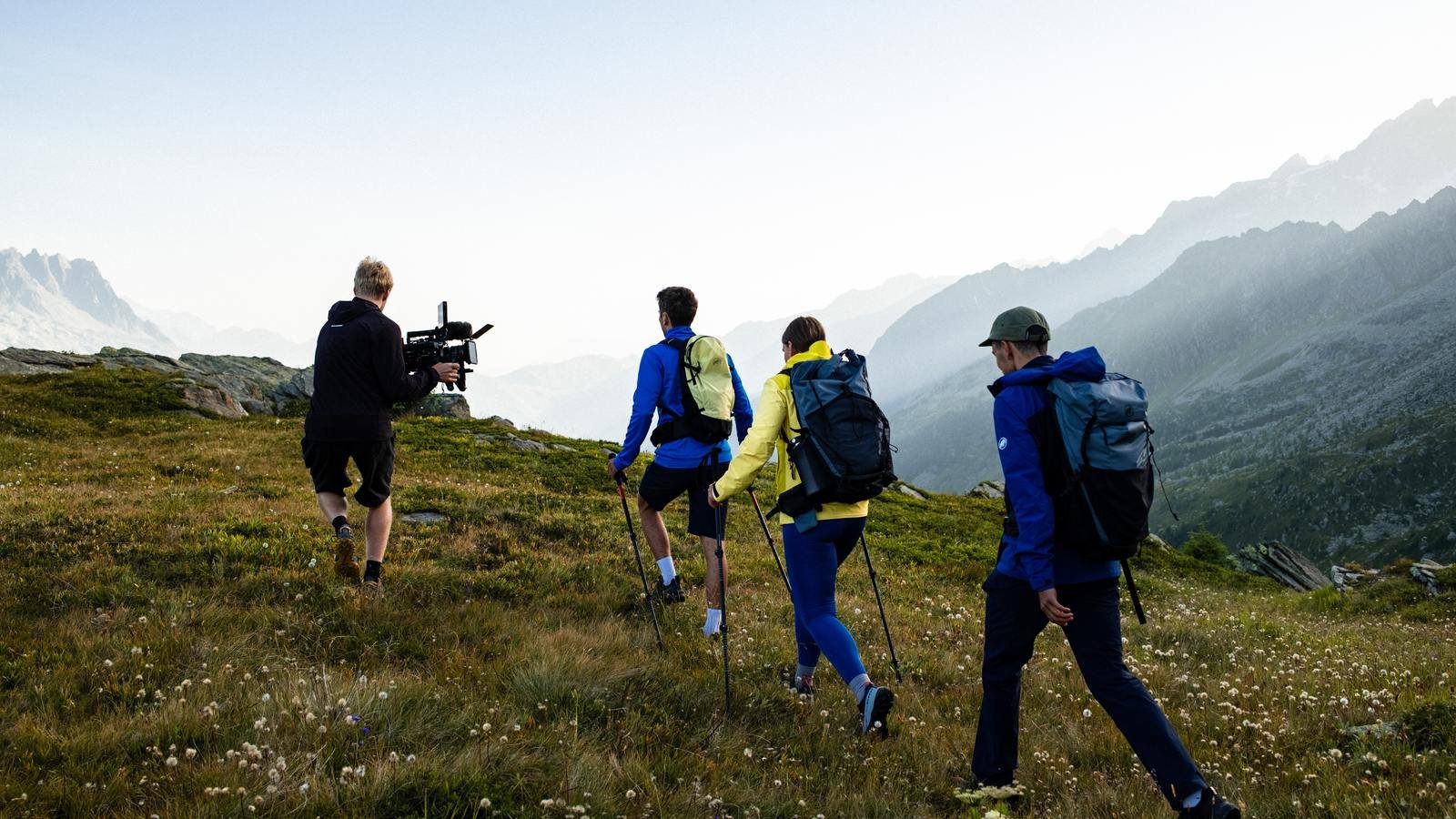 what_wear_hiking_btm_img