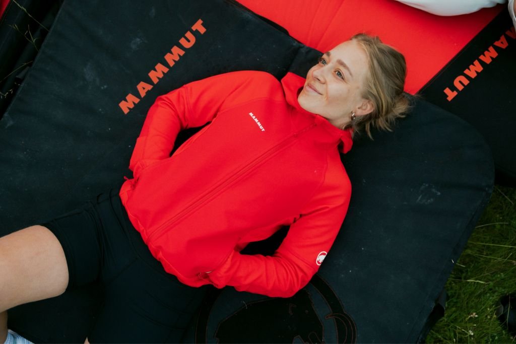 home_climbing_bottom_image