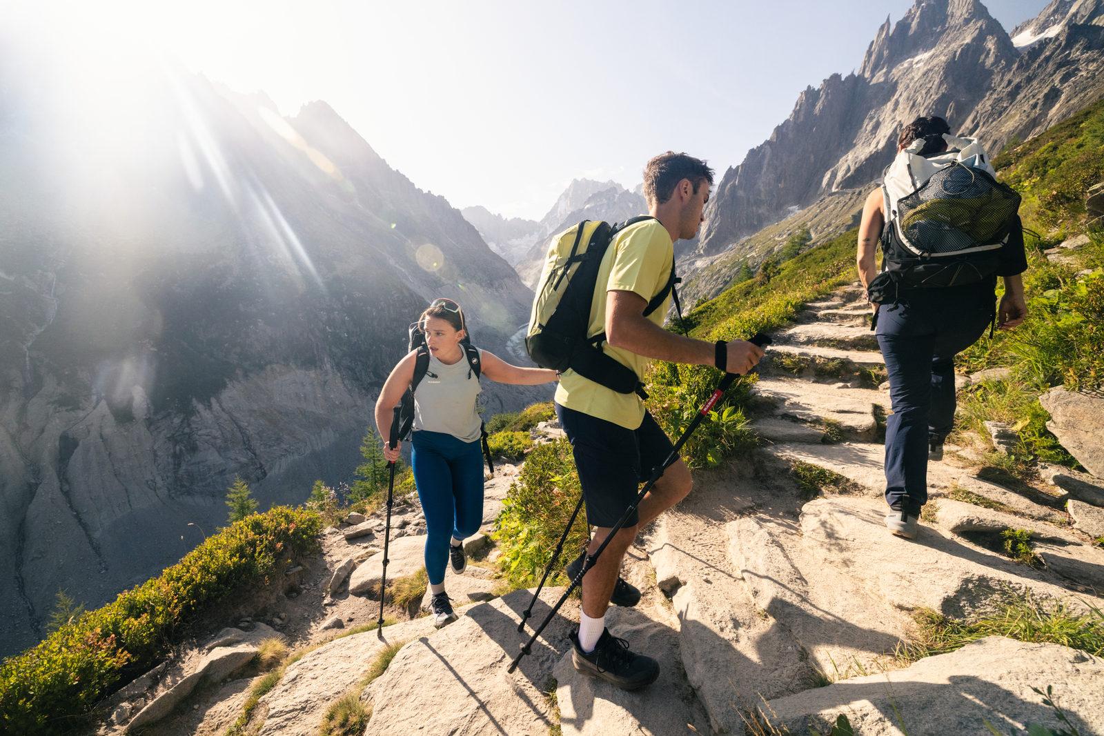 hiking_signs_media_1