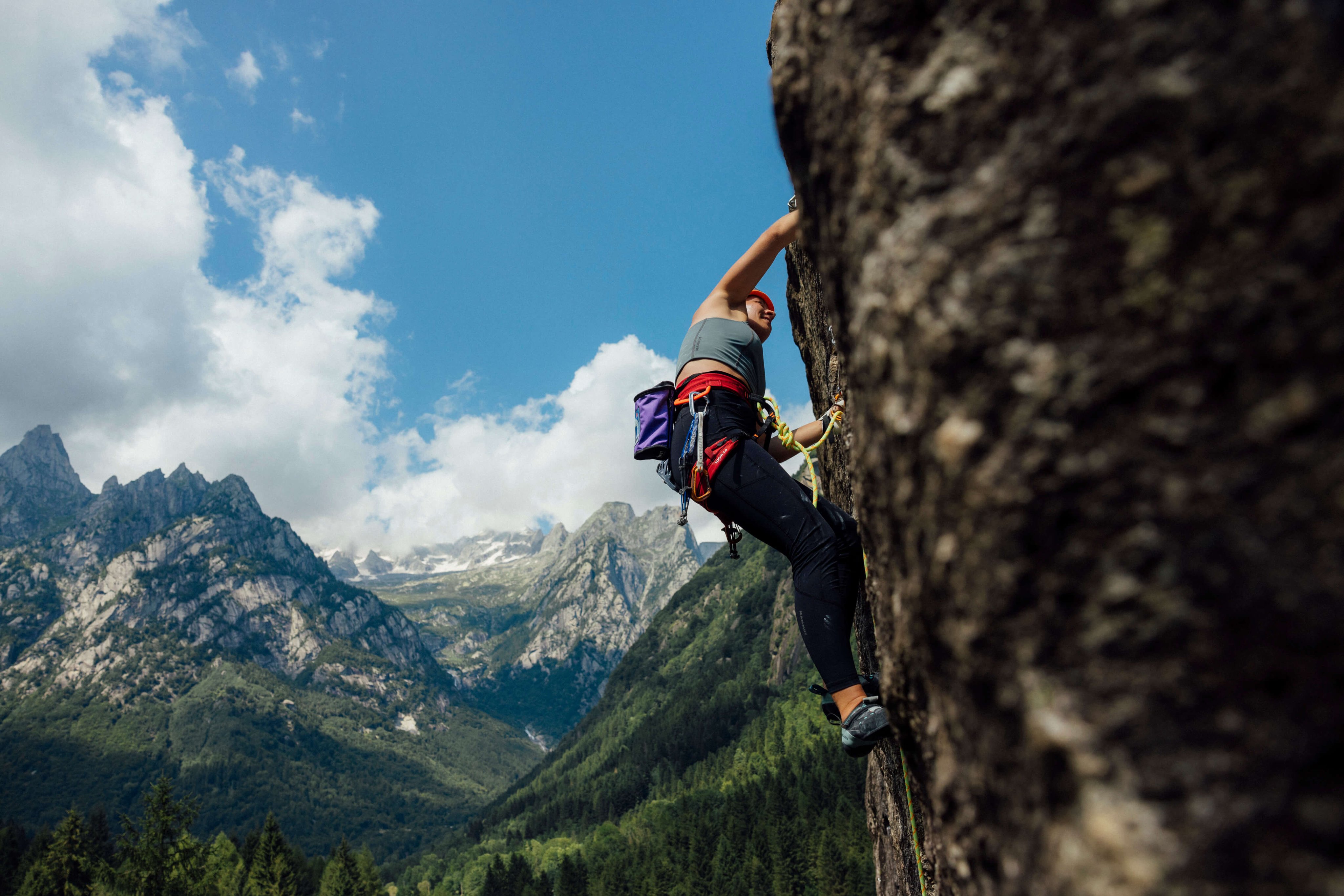 climbing_and_bouldering_holds_image_btm