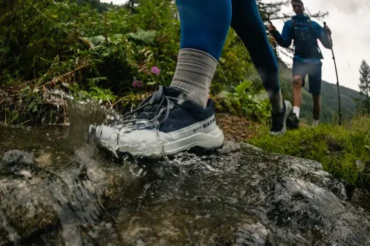 socks_wear_hiking_1